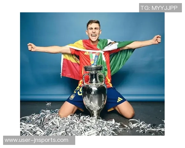 费尔明与佩德里庆祝西超杯夺冠合影分享助攻喜悦与冠军荣耀